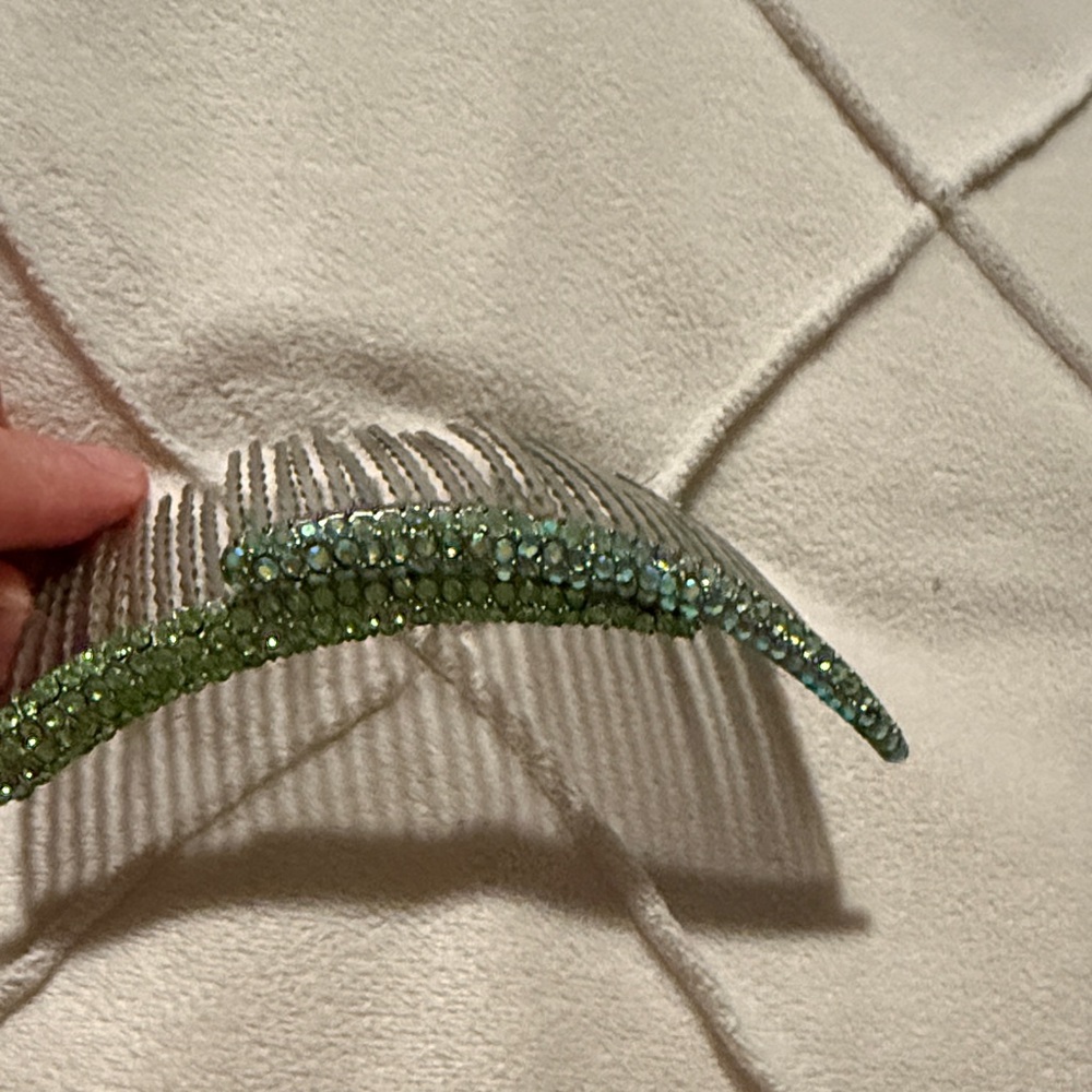 Green Rhinestone Hair Comb - Picture 3 of 9